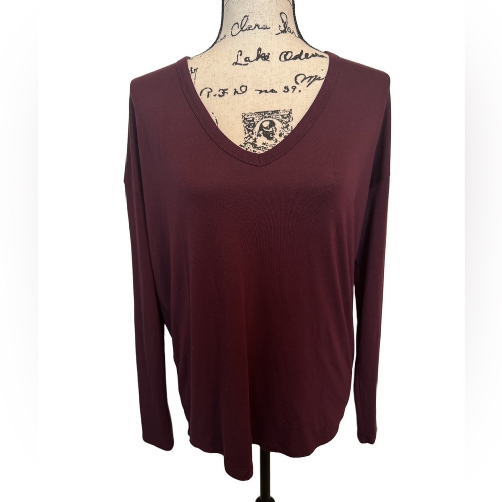 Athleta Women’s Burgundy Long Sleeve V-Neck Top Size Small